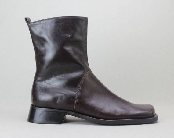 minimalist chelsea boots