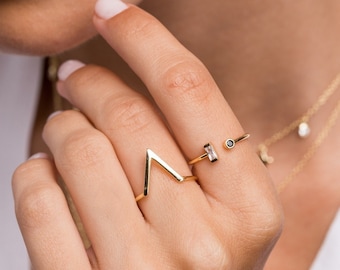 Dreiecksring - V-Ring - Zierlicher Ring - Stapelring - Minimaler Ring - Zierlicher Schmuck - Minimalistischer Ring - V-Goldring - Dreiecksgoldring - A43