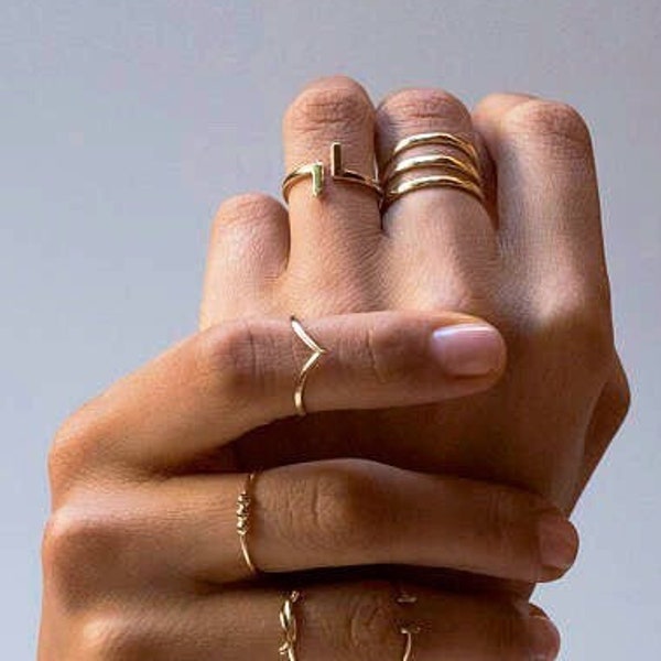 Anello d'oro - anello minimalista - anello classico - anello delicato - gioielli minimalisti - anelli per donne - anelli d'oro - anello quotidiano - anello d'oro V