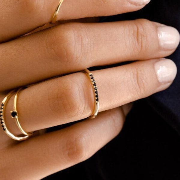 Black stones band minimalist gold ring - Minimalist gold ring - Gold ring - Silver ring - Minimalist jewelry - Stacking rings - Wedding ring