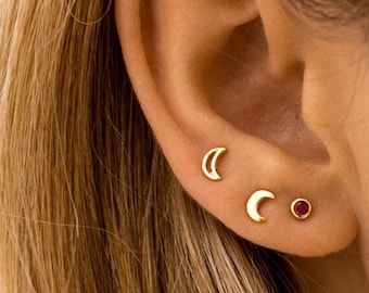 Moon earrings - Outline gold moon earrings - Tiny earrings - Dainty earrings - Minimalist earrings - Minimal jewelry - Thin gold studs