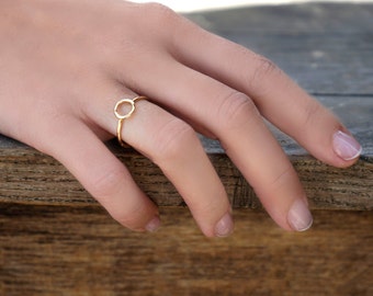 Circle gold ring - Minimalist ring - Dainty Ring - Stackable ring - Geometry ring - Minimalist jewelry - Tiny ring