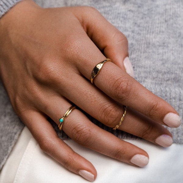 Signet ring, Pinky ring, Minimalist ring, Dainty ring, Stacking ring, Minimal ring, Minimalist jewelry, Dainty jewelry, Gold signet ring