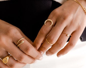 Sieraden Ringen Stapelbare ringen Sierlijke geelgouden ring ~ Minimalistische geelgouden ring ~ Geelgouden gevulde ringen voor vrouwen ~ Geelgouden stapelringen ~ Open design ring 