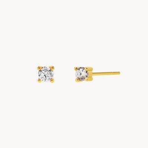 Tiny earrings Diamond studs Dainty cz studs Gold studs Gold Post earrings Delicate earrings Minimal studs Minimalist studs P7 imagen 3