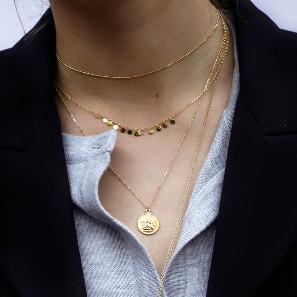 Dainty disk necklace, Delicate gold necklace, Pendant choker, Minimalist necklace, Coin necklace, Delicate gold choker, Delicate necklace