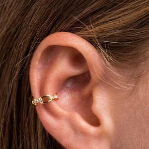 140 Link Ear Cuff, Huggie ear cuff, Cz ear cuff, ear cuff, gold ear cuff, silver ear cuff, minimal ear cuff, delicate, earcuff- I-PE810