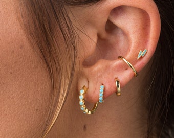 Ear Cuff, Dainty Gold Ear Cuff, Huggie Ear Cuff, Minimalist Gold Ear Cuff, Fake Huggie Earrings, Tiny Ear Cuff, Non pierce hoops