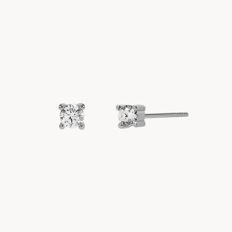 Tiny earrings Diamond studs Dainty cz studs Gold studs Gold Post earrings Delicate earrings Minimal studs Minimalist studs P7 imagen 8