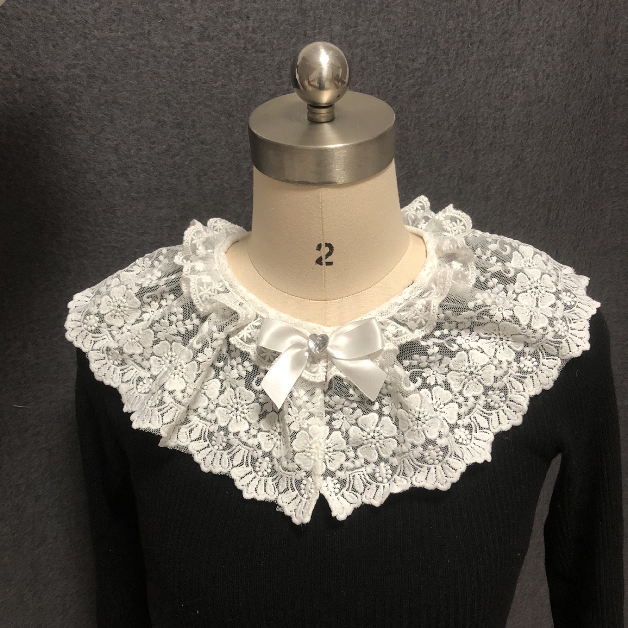 How to make a detachable lace collar - The Last Stitch