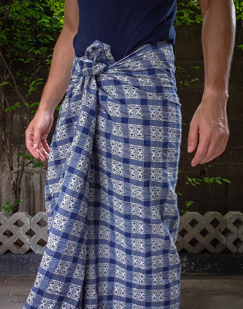 Longyi WEIRD PLAID men's Sarong Lungi Pareo Lavalava | Etsy