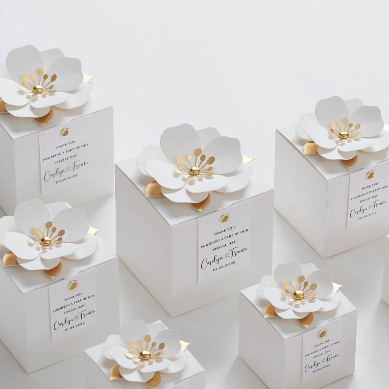 White favor boxes with flower decor for wedding, bridal party, Baptism, birthday and anniversary zdjęcie 1