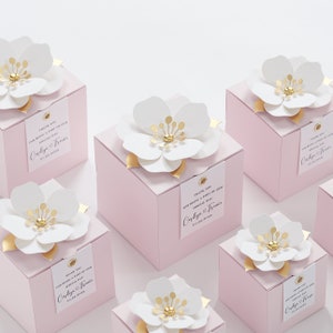 Scatole portaconfetti rosa chiaro con decoro floreale per matrimonio, addio al nubilato, battesimo, compleanno e anniversario