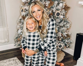 Mommy & Me pajamas, plaid pajamas, family pajamas, mother daughter, matching outfits, matching pajamas, mommy and me matching outfits, pjs