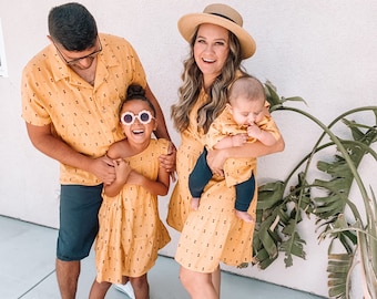 mother father daughter dress