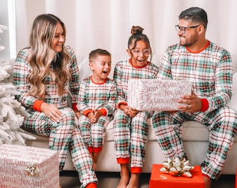 family christmas, matching family, family christmas pajamas, Christmasp ajamas, Christmas famili,giftful family Christmas, gifted pajamas