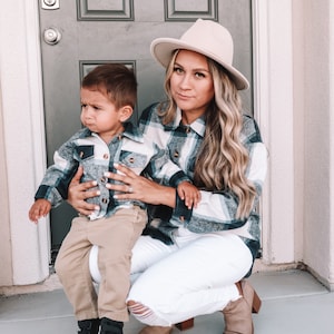 NAVY PLAID SHAKET | flannel shirt | mommy and me outfits | mommy and me shirts | mommy and son | matching outfits | matching shirts | fall