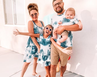 4th of July Family matching, matching outfits, coordinating outfits, mommy and me, daddy and me, matching shirts, matching dresses, mom dad
