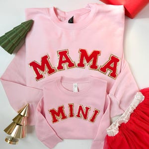 Sudaderas de mamá y mini, sudadera de mamá y yo, parche de chenilla, sudadera de chenilla, mamá y bebé, sudadera bordada de mamá, mamá