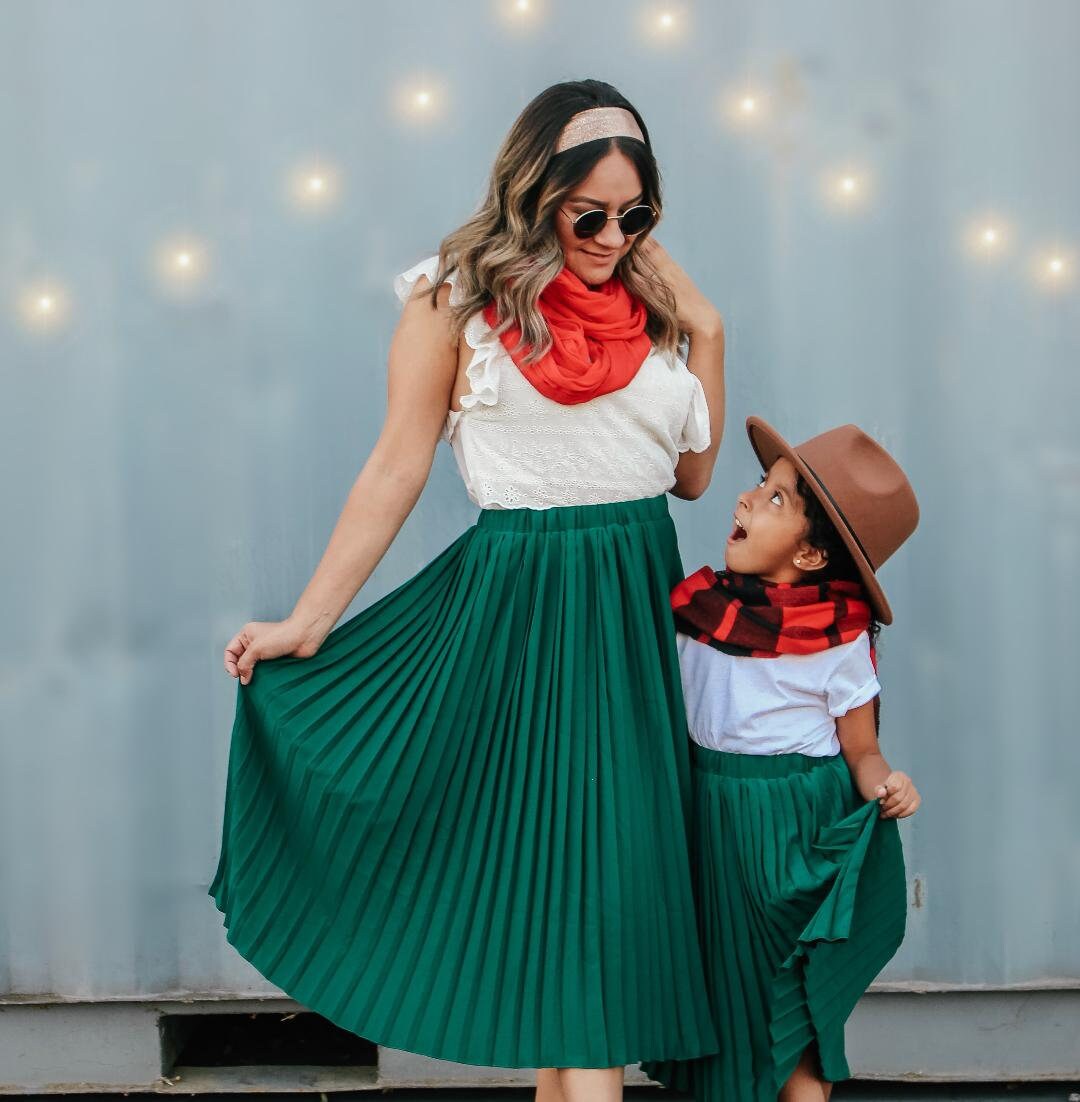 Mommy And Me Matching Outfits - Pleated Midi Skirt Set For Family Photos, Gifts For Mom & Daughter - View #9