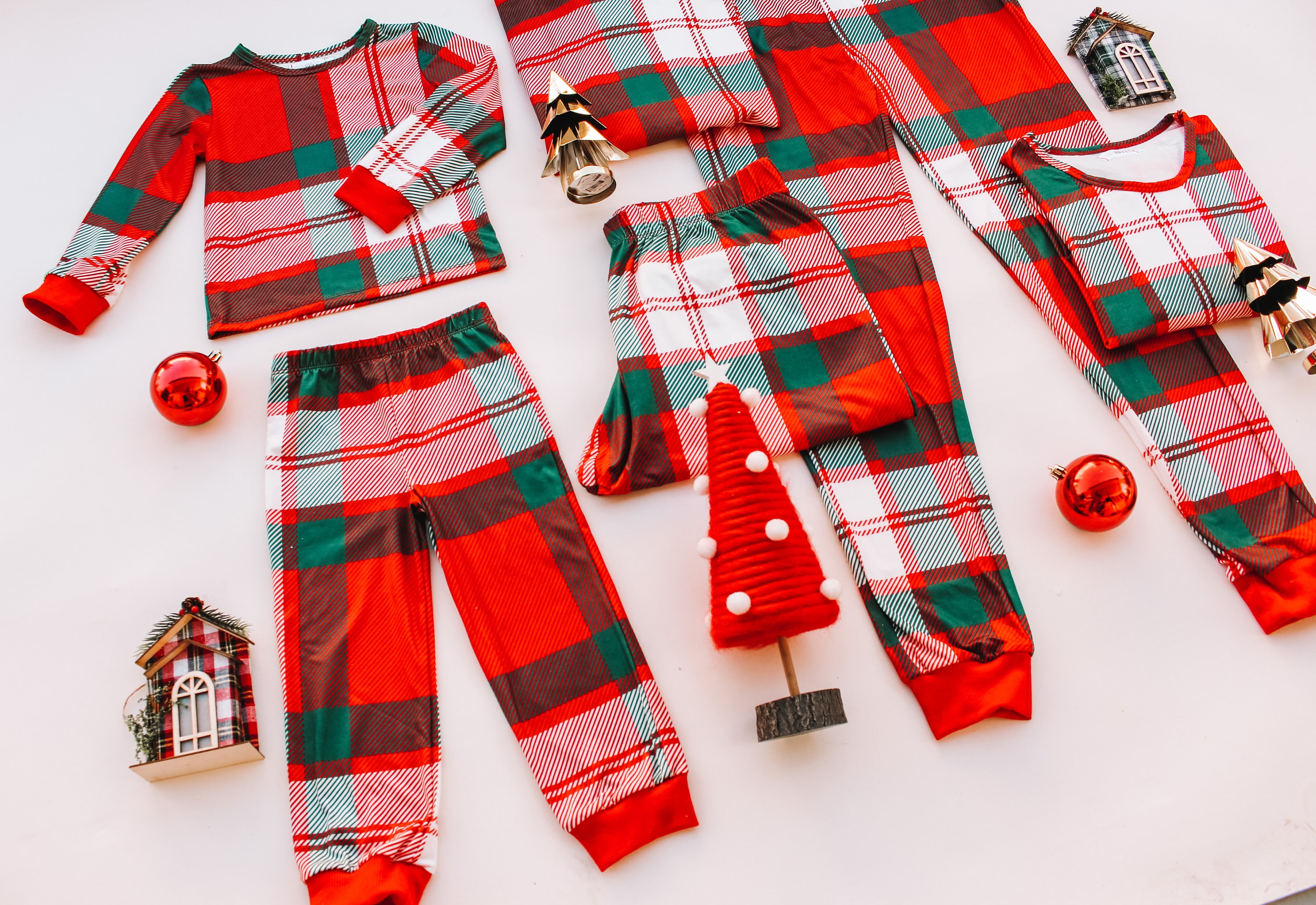 Perdeca Family Christmas Pajamas – Red Plaid Matching Pajama Set For Women & Family