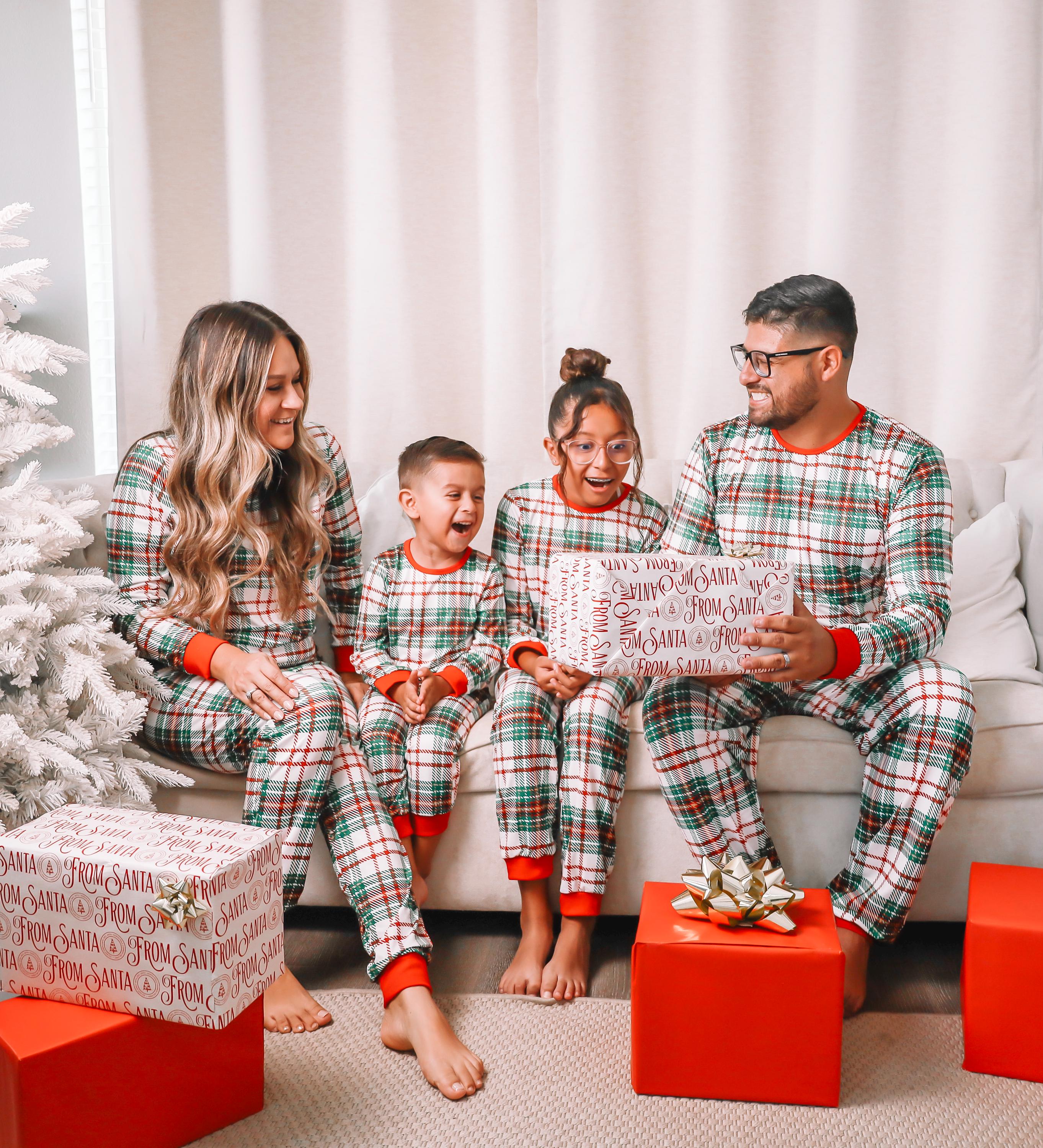 family christmas dress up themes Christmas in October Family Halloween Costume