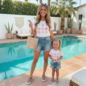 Mom and Me Spring Flower Matching Shirts – Mommy and Me Floral Graphic Tees – Mama and Mini Spring Outfit – Cute Mom and Daughter Shirts
