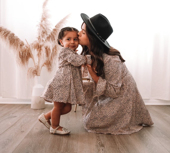 Mom and 2 daughter matching outfits deals