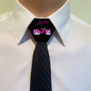Happy New Years necktie knot