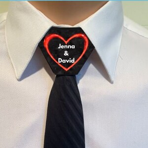 Groomsmen necktie knot