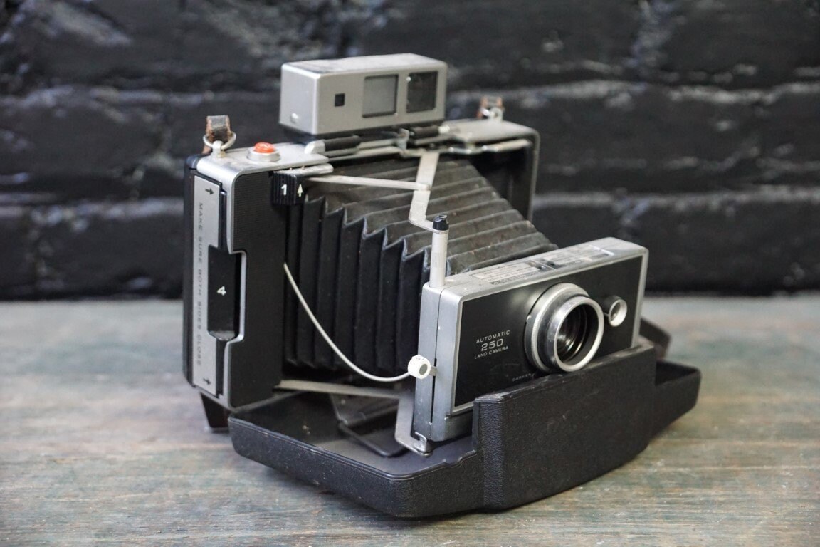 Polaroid Automatic 250 Land Camera Etsy