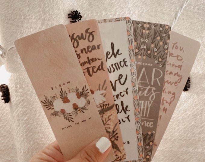 Blooming Beauties: 5 Artisan Bookmarks with Unique Floral Patterns