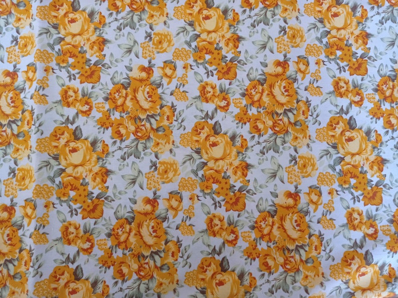 TISSU popeline de coton vintage fleuri orange rouille jaune sur fond gris, coupon de 100 X 160 cm image 1