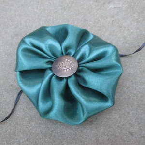 KOLONIALHUT-KOKADE Grüner Wald