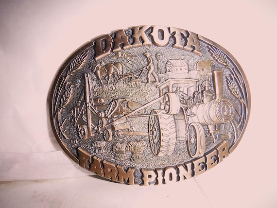 Vintage Dakota Collectibles 1980's " Dakota Farm Pioneer " Belt Buckle