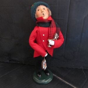 Byers&#39; Choice 2003 The Carolers Cookie Vendor &quot;Cries&quot; Series  Collector Doll