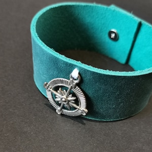 leather bracelet, compass bracelet, leather wrap bracelet, leather cuff bracelet, navy bracelet, compass accessory, green bracelet, for him
