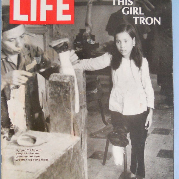 Life Magazine.  November 8, 1968.  This Girl Tron.  Vietnam War Memorabilia.  Julian Bond. Automobile ads.
