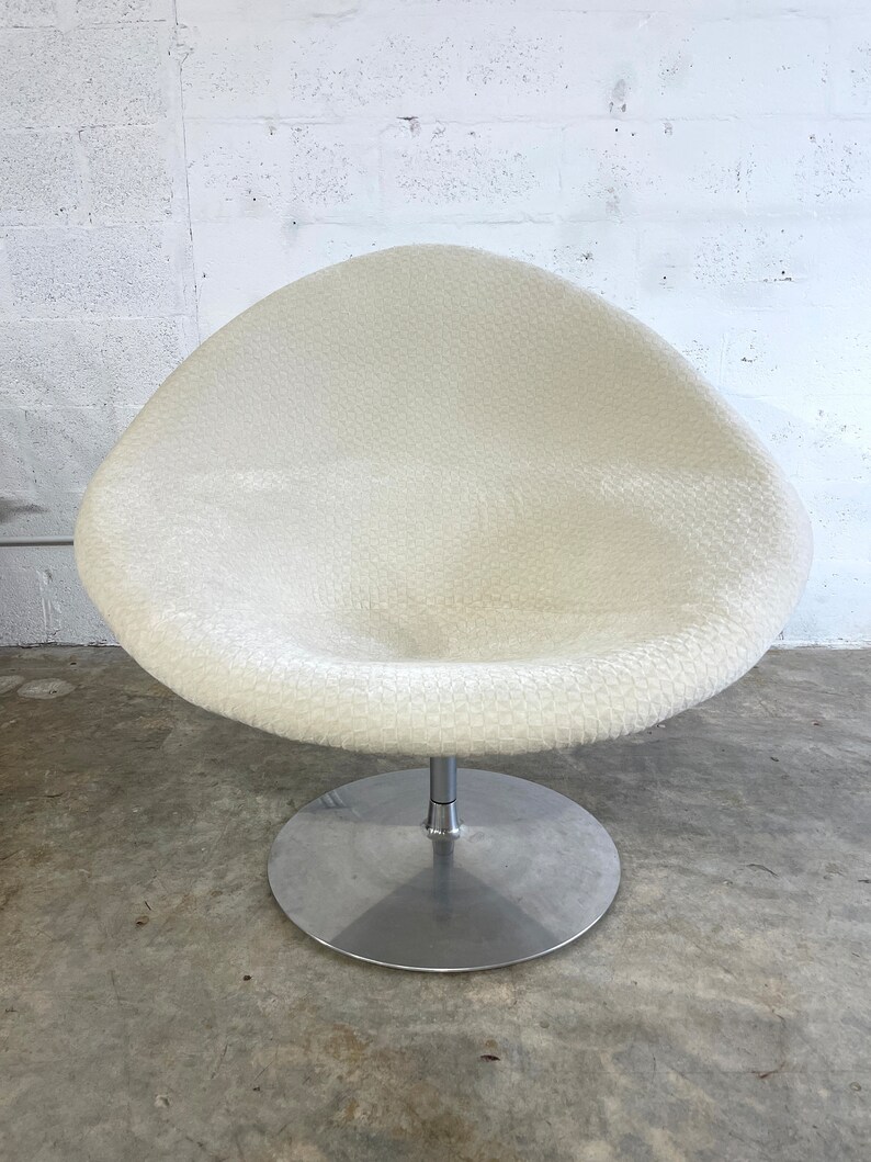 Pierre Paulin for Artifort Mid Century Big Globe Chair image 5