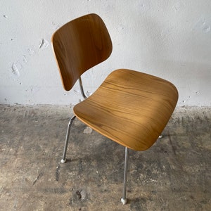 Herman Miller Eames DCM Chairs image 4