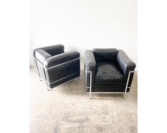 Le Corbusier LC2 Chairs Black Leather