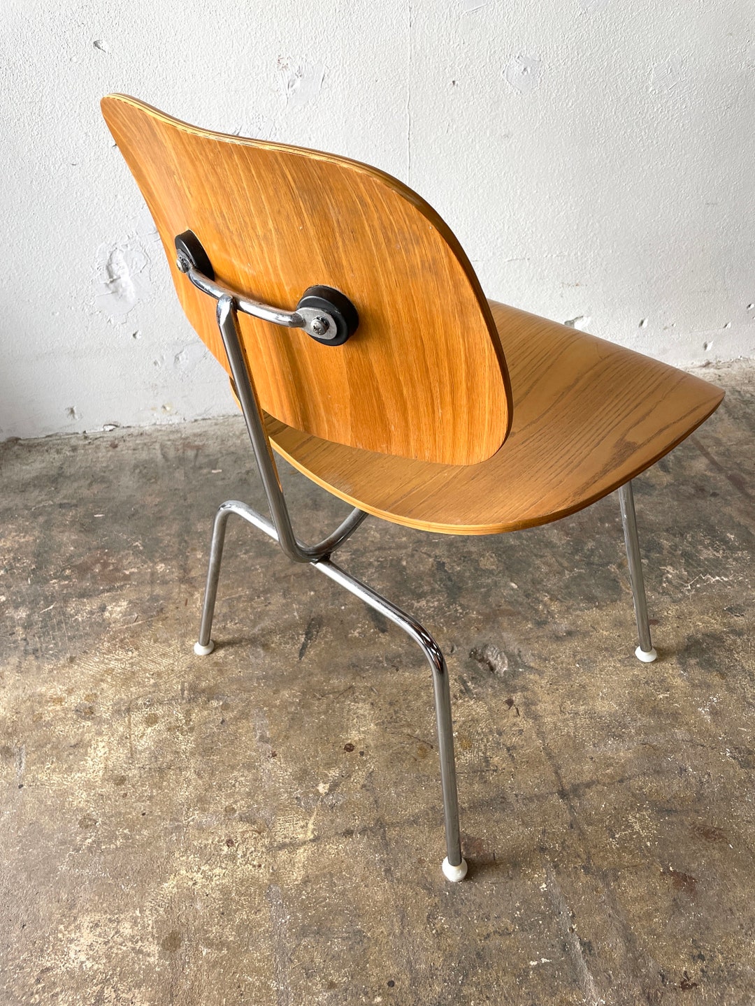 Eames dining chair metal DCM for Herman Miller | hive