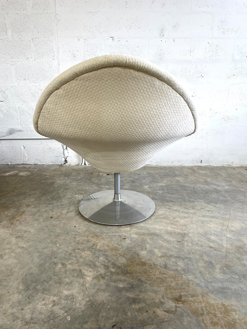 Pierre Paulin for Artifort Mid Century Big Globe Chair image 6