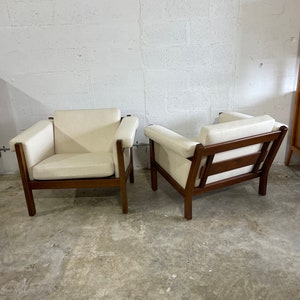 Hans Wegner GE40 Getama Danish Modern Pair of Lounge Chairs image 6