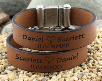 Gepersonaliseerde paren armband, bijpassende lederen armband, paren sieraden, egraved armband, verjaardagscadeaus, hart armband, paar geschenken
