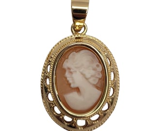 18k Yellow Gold Cameo Pendant #26701