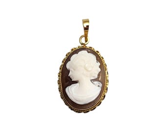 18k Yellow Gold Cameo Pendant #25360