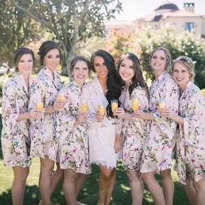 Bridesmaid Floral Robes for getting ready / Bridal Kimono Robes / Wedding Robes for Brides / Bridal Party Gift / Bridal Shower / Bride to be