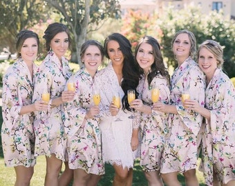 Bridesmaid Floral Robes for getting ready / Bridal Kimono Robes / Wedding Robes for Brides / Bridal Party Gift / Bridal Shower / Bride to be