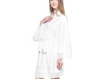 Bridal Robe for getting ready / Off White Wedding Robe with Lace / Bridesmaid Kimono Robe / Bridal Party Gift / Bridal Shower Gift for Bride